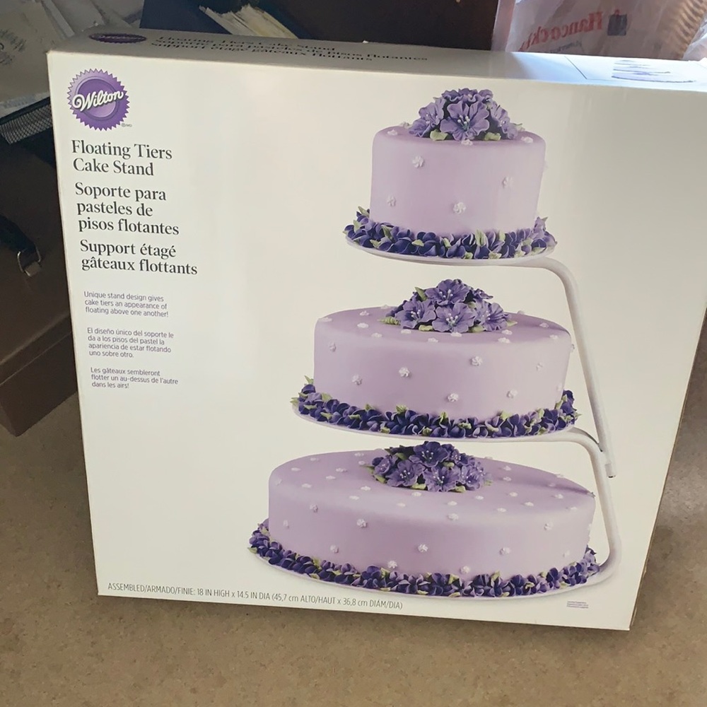 Wilton floating cake stand.